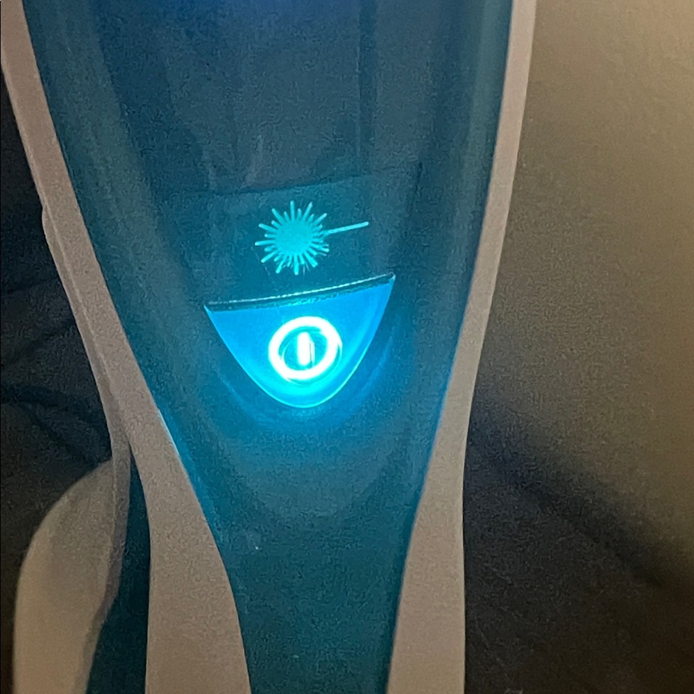 HairMax Ultima 12 Laser Comb - White and Blue Open Box